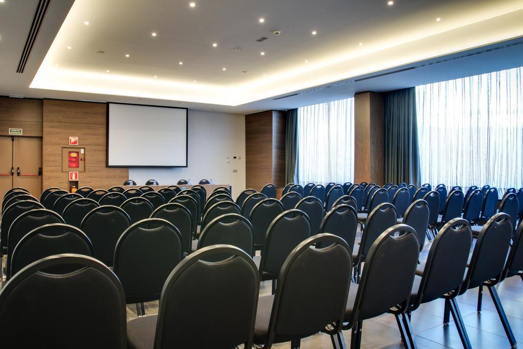 Hotel Ciudad De Мостолес Экстерьер фото