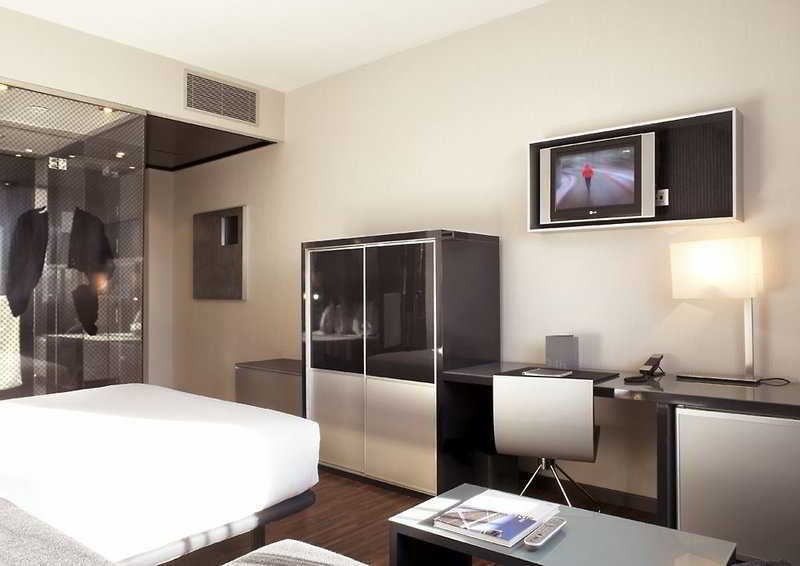 Hotel Ciudad De Мостолес Экстерьер фото